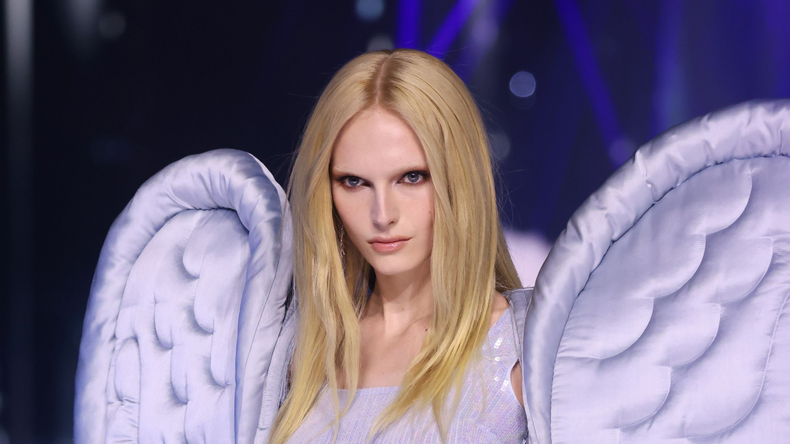 2560x1440 History Making Alex Consani Gives BTS Photo Of Latest Victoria's Secret Shoot (Tucking Panties And All)