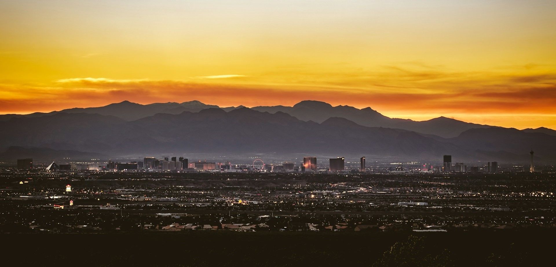 1920x922 Nevada desert sky, bright lights of Vegas I Travel USA