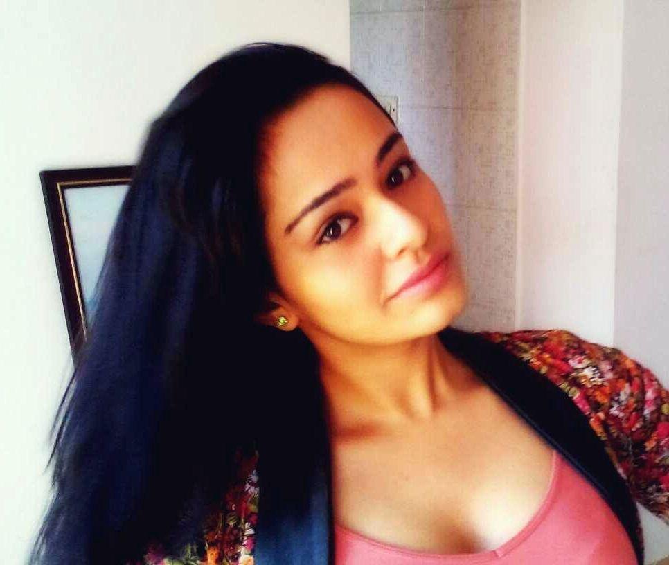 966x816 Apoorva Arora Image
