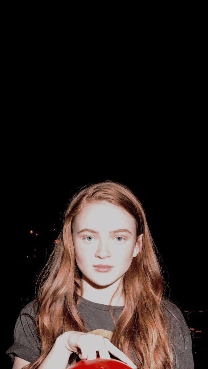 Sadie Sink Aesthetic Wallpaper