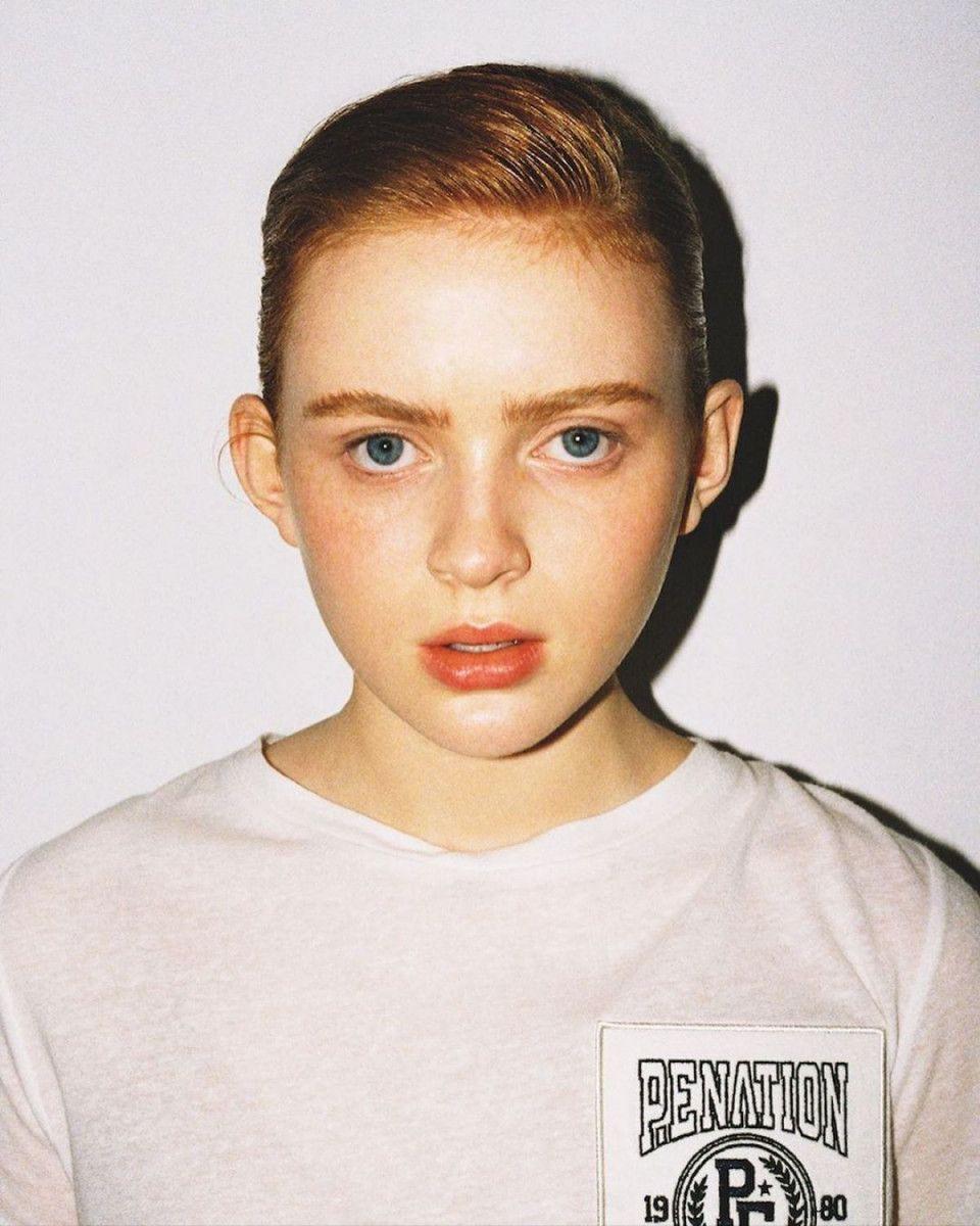 960x1200 Sadie Sink wallpaper