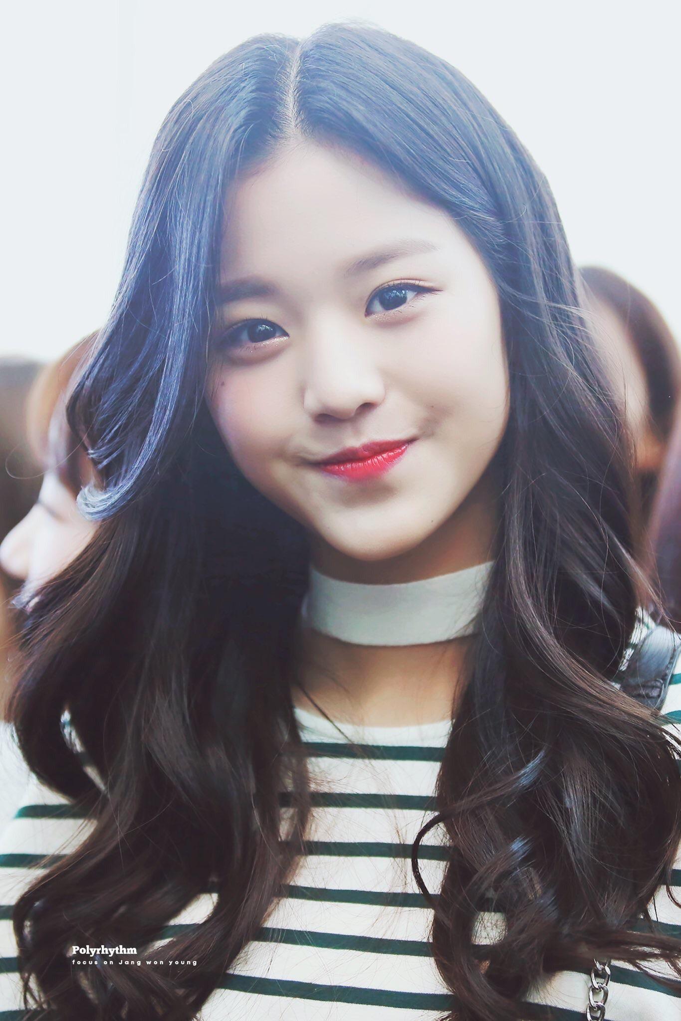 1365x2048 Sakura's Masternim Took Pics Of Baby Wonyoung For #AprilFoolsDay