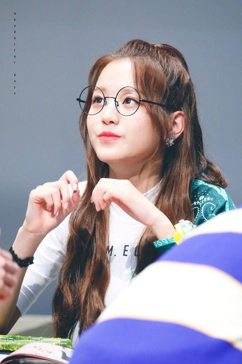 800x1200 Jang Wonyoung. IZ*ONE #Wonyoung #JangWonyoung #IZONE #Minju