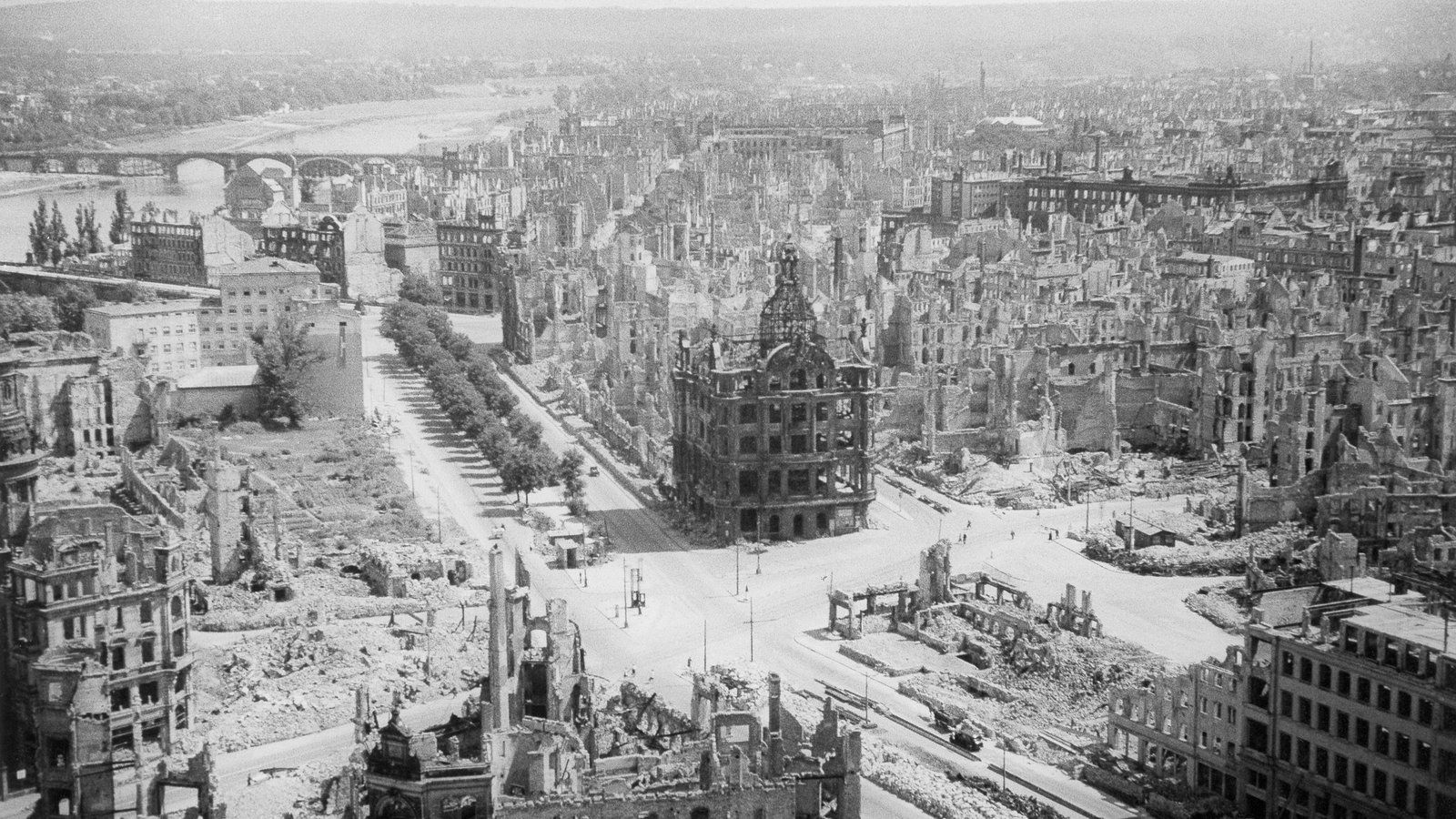 1600x900 How Dresden Looked After a World War II Firestorm 75 Years Ago