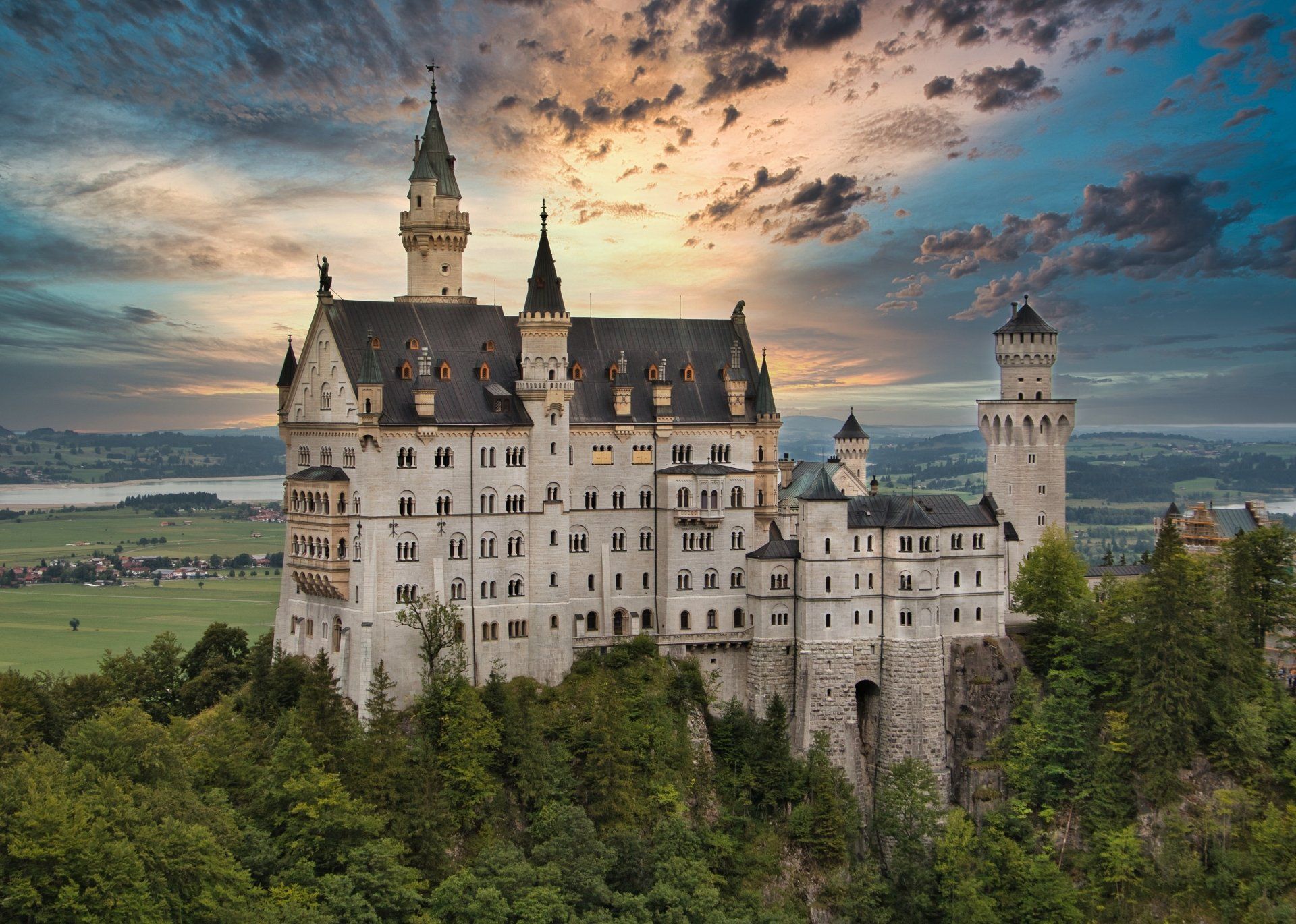 1920x1370 Download Germany Castle Man Made Neuschwanstein Castle 4k Ultra HD Wallpaper