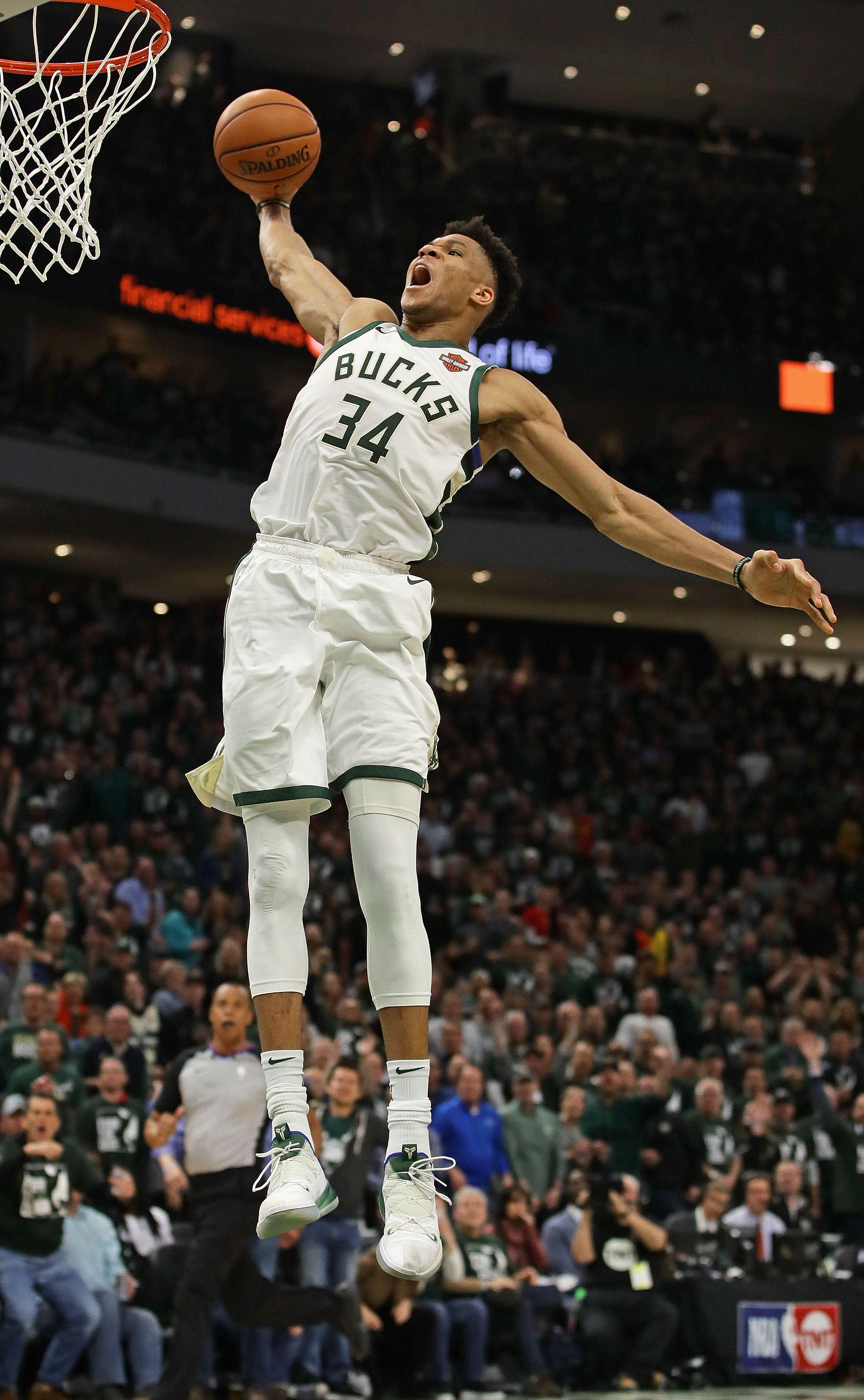 2760x4472 The Photo of Giannis for his 25th Birthday