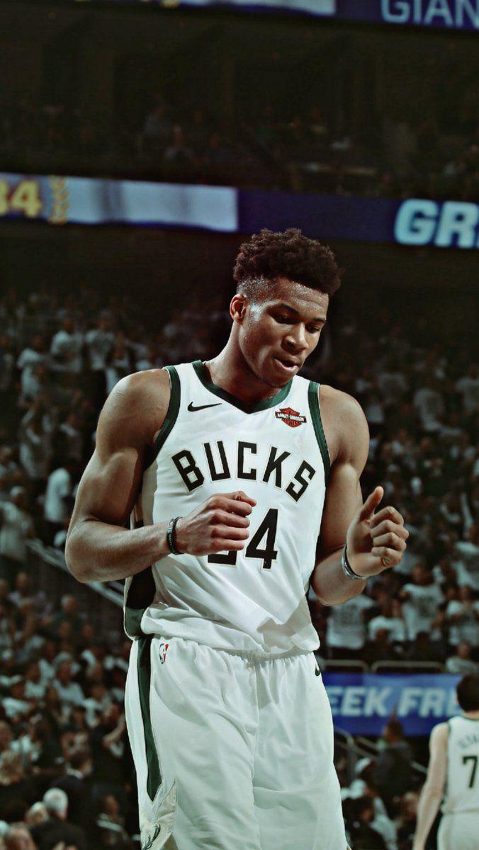 676x1200 Giannis Antetokounmpo Wallpaper