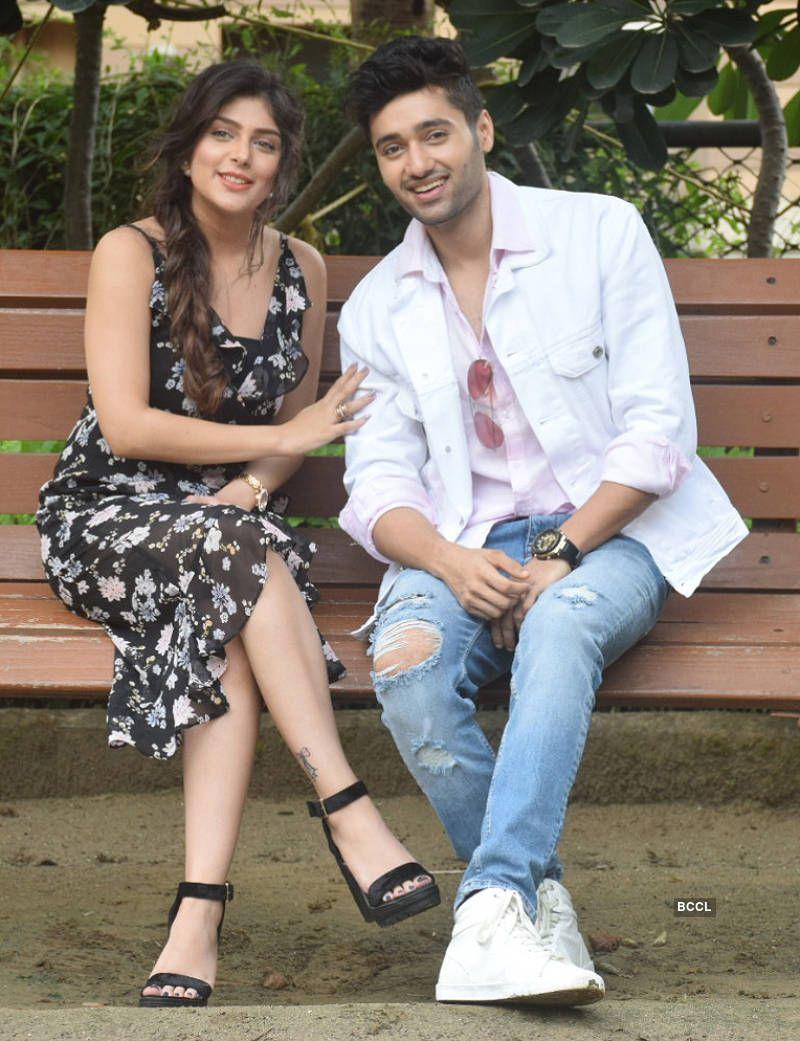 800x1041 Ishita Chauhan. Bollywood couples, Beautiful indian actress