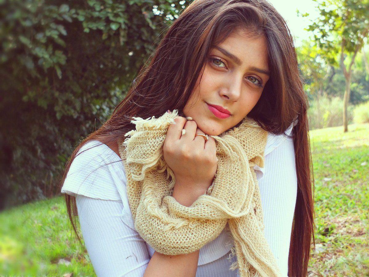1200x900 Ishita Chauhan saadgi pe kaun na mar jaaye aye