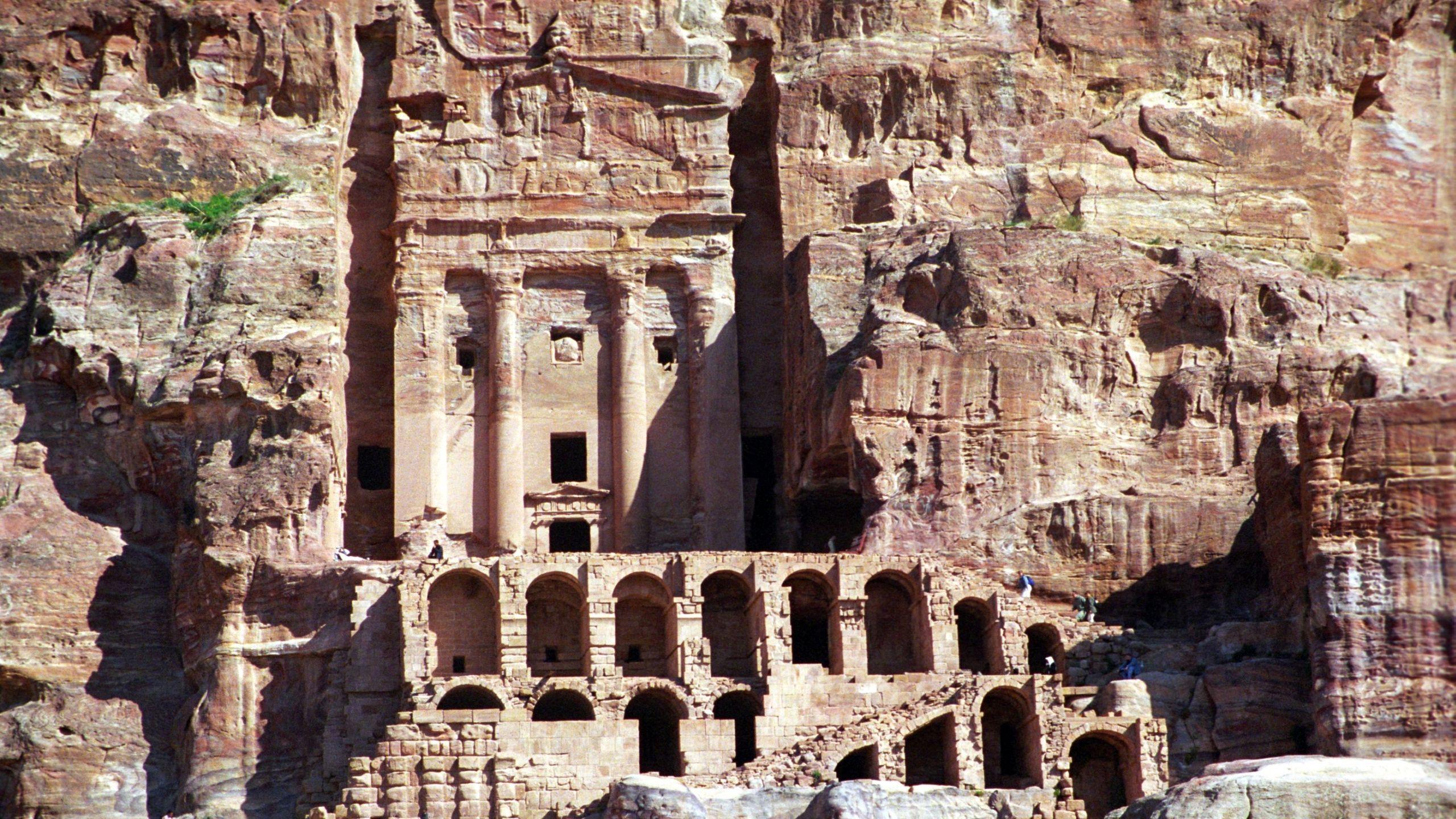 2560x1440 Petra HD Wallpaper