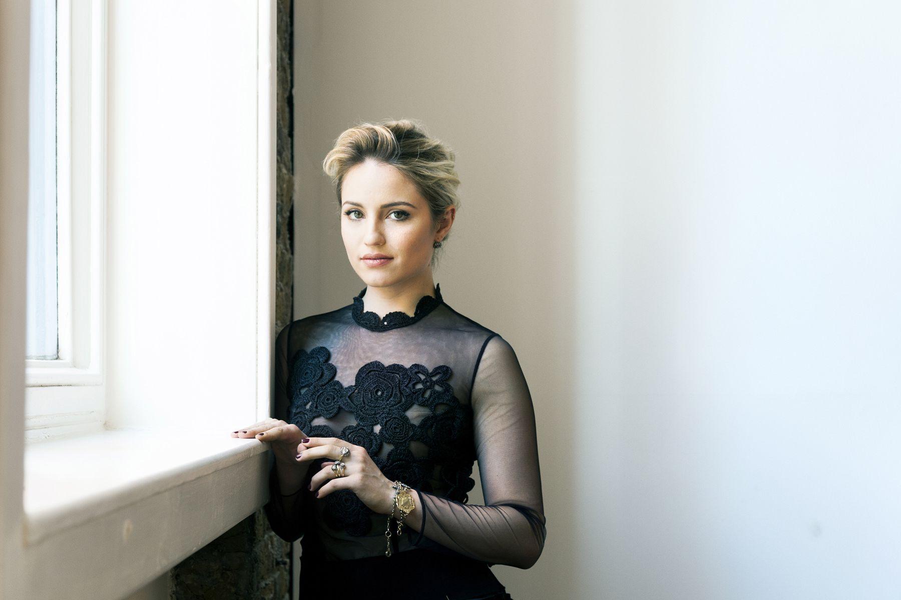 1800x1200 The Daily Telegraph photohoot Agron Wallpaper 38966261