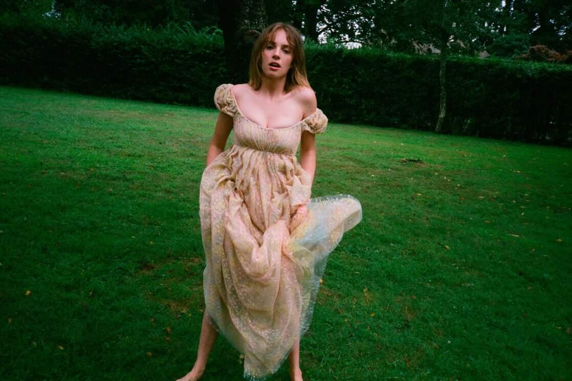 1118x746 Hot Picture Of Maya Hawke Which Are Absolutely Mouth Watering