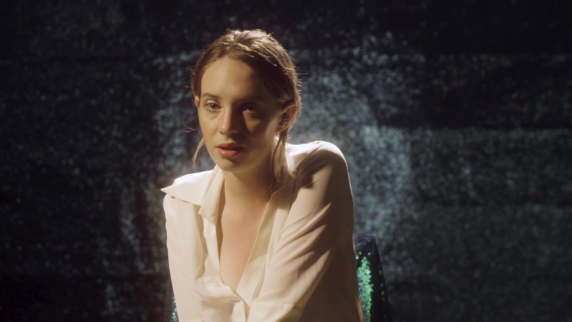 2000x1125 Maya Hawke Proves That Everyone on 'Stranger Things' Is Good at