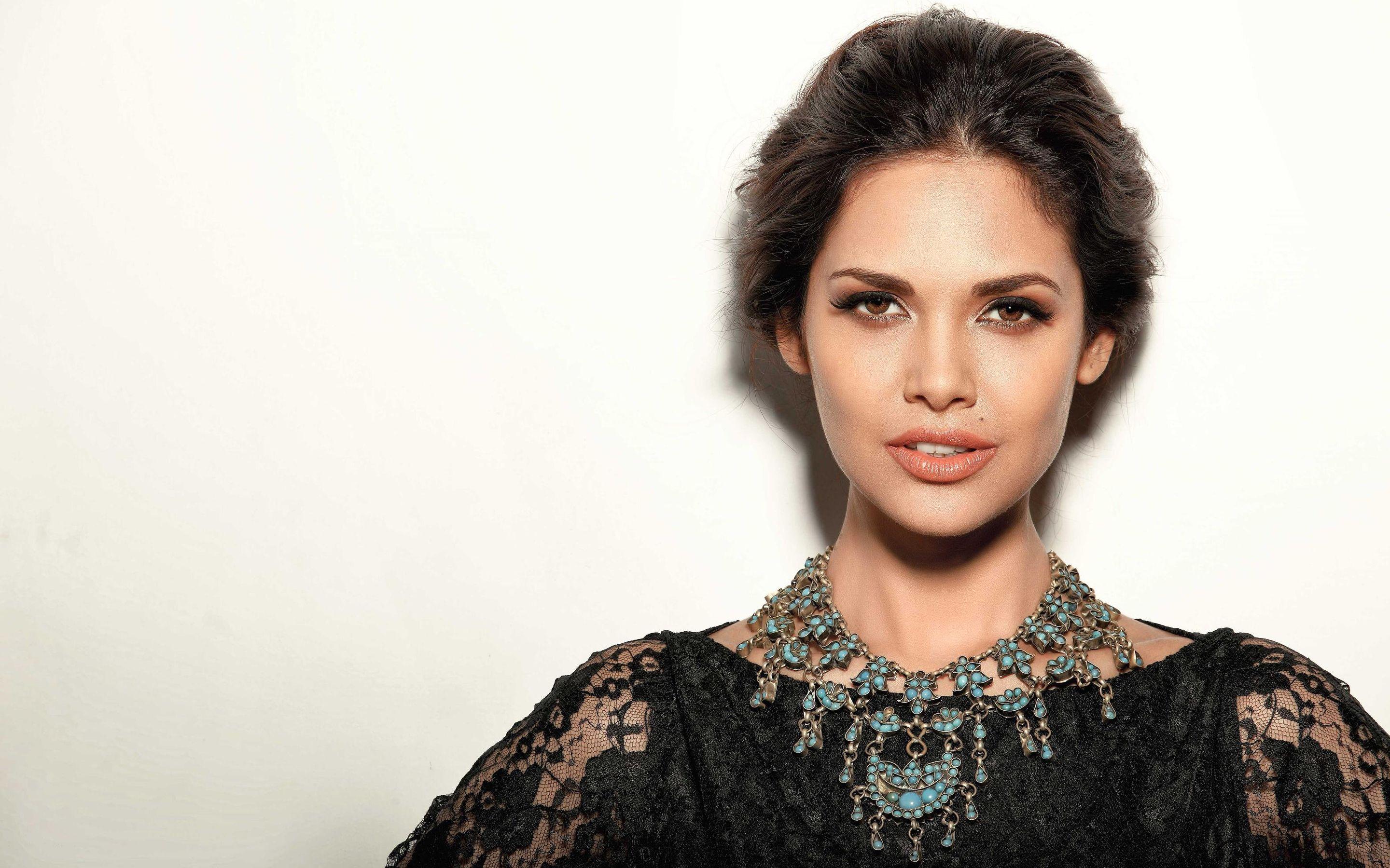 2880x1800 2880x1800 Esha Gupta desktop wallpaper. Esha Gupta HD