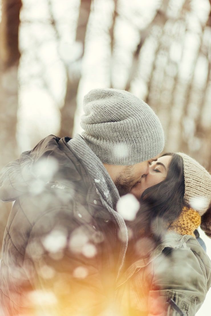740x1110 Wallpaper couple Image