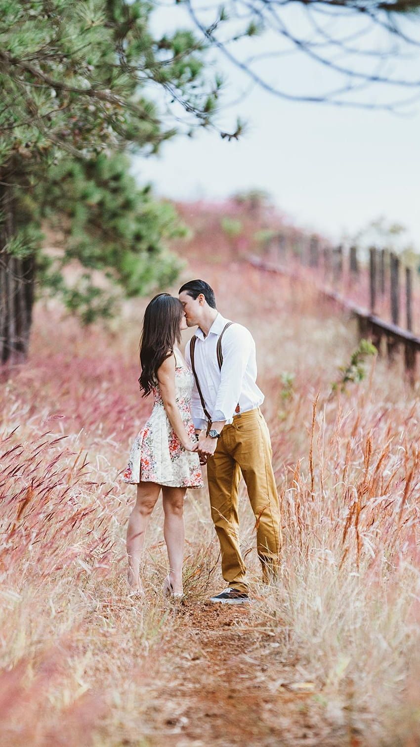 850x1511 Young couple kissing HD wallpaper