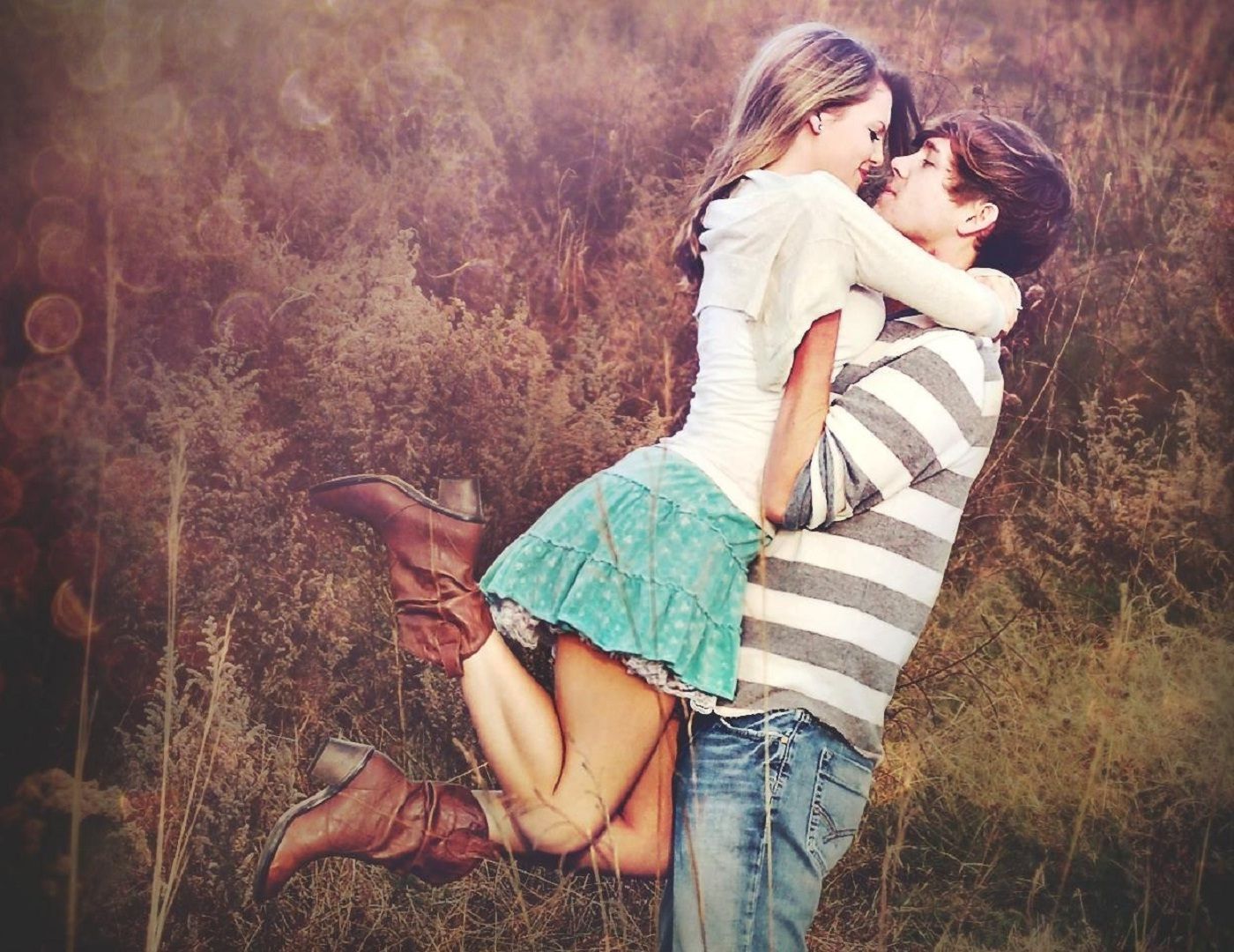 1400x1080 Couples Wallpaper