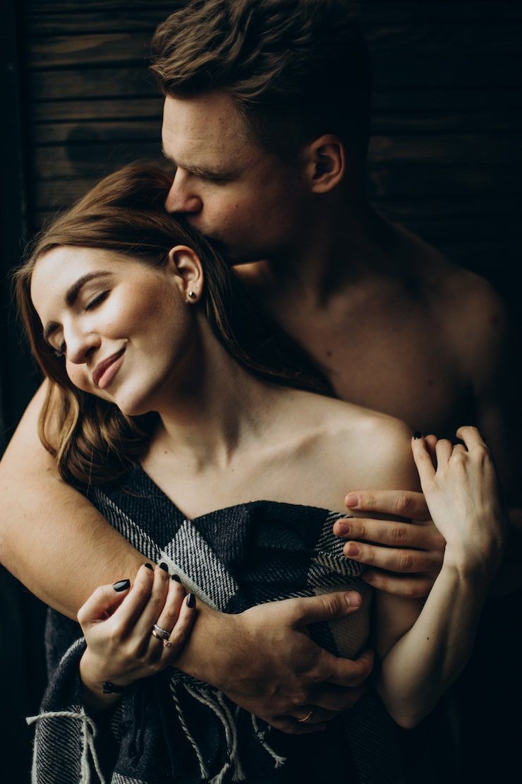 740x1110 Sensual couple Image