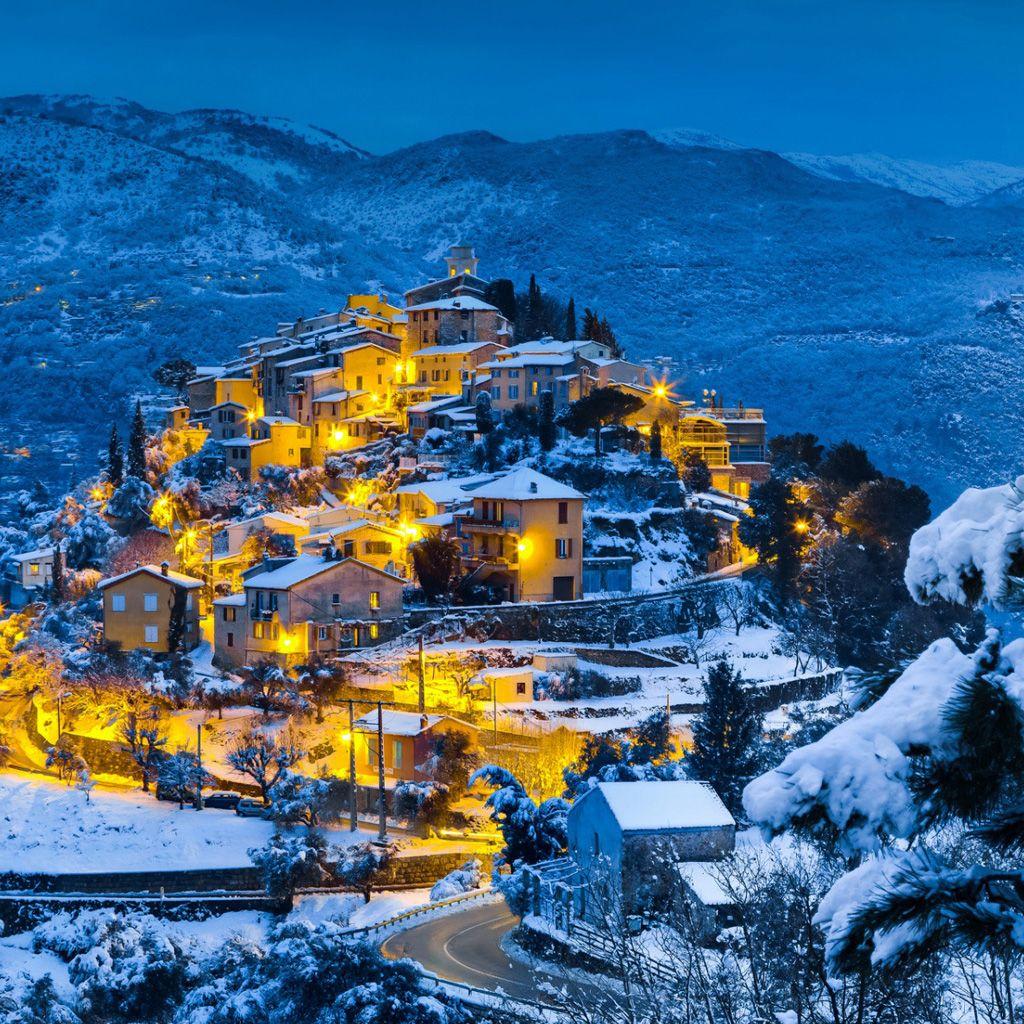 1024x1024 Beautiful christmas village iPad Wallpaper Free Download