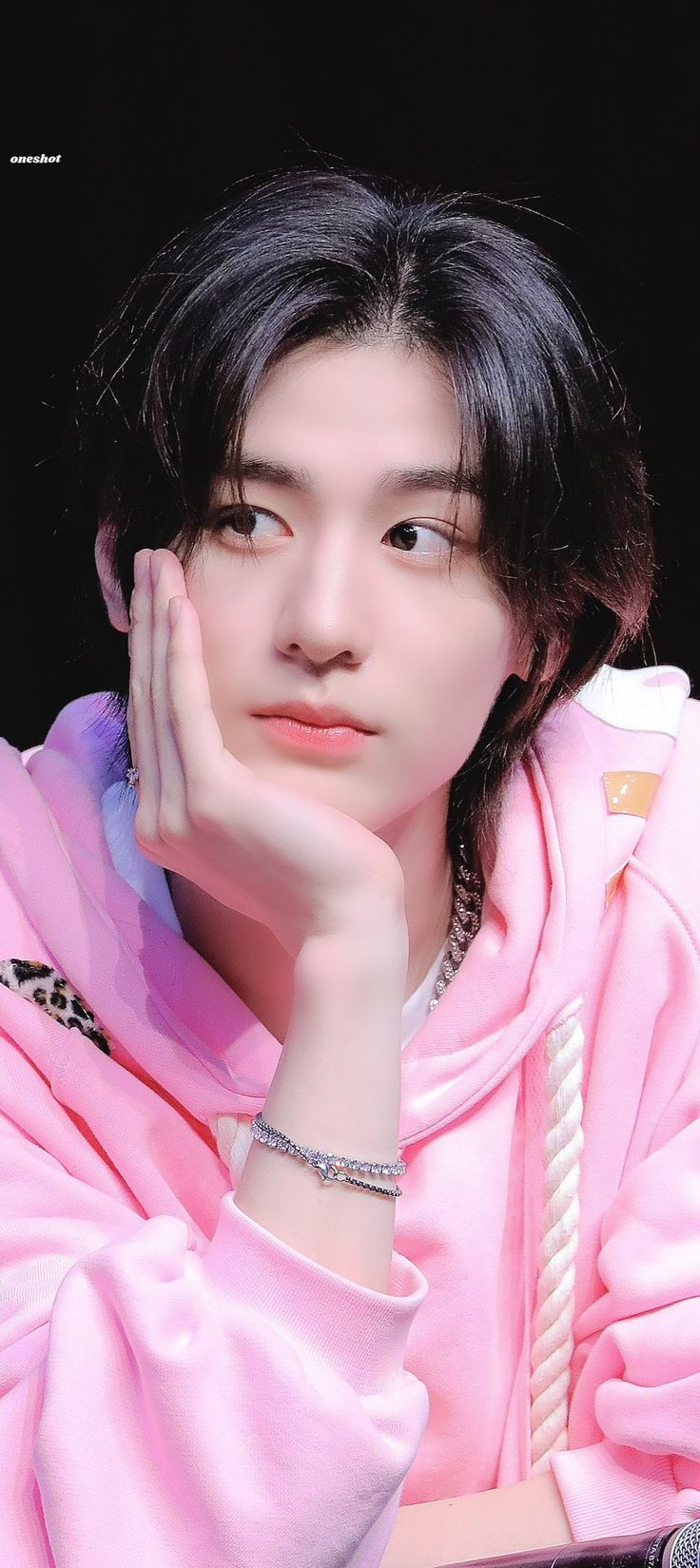 736x1649 LEEHAN WALLPAPER