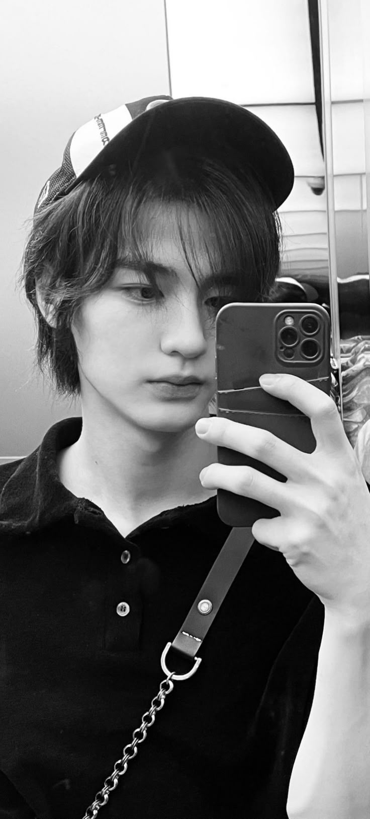 736x1626 LEEHAN WALLPAPER