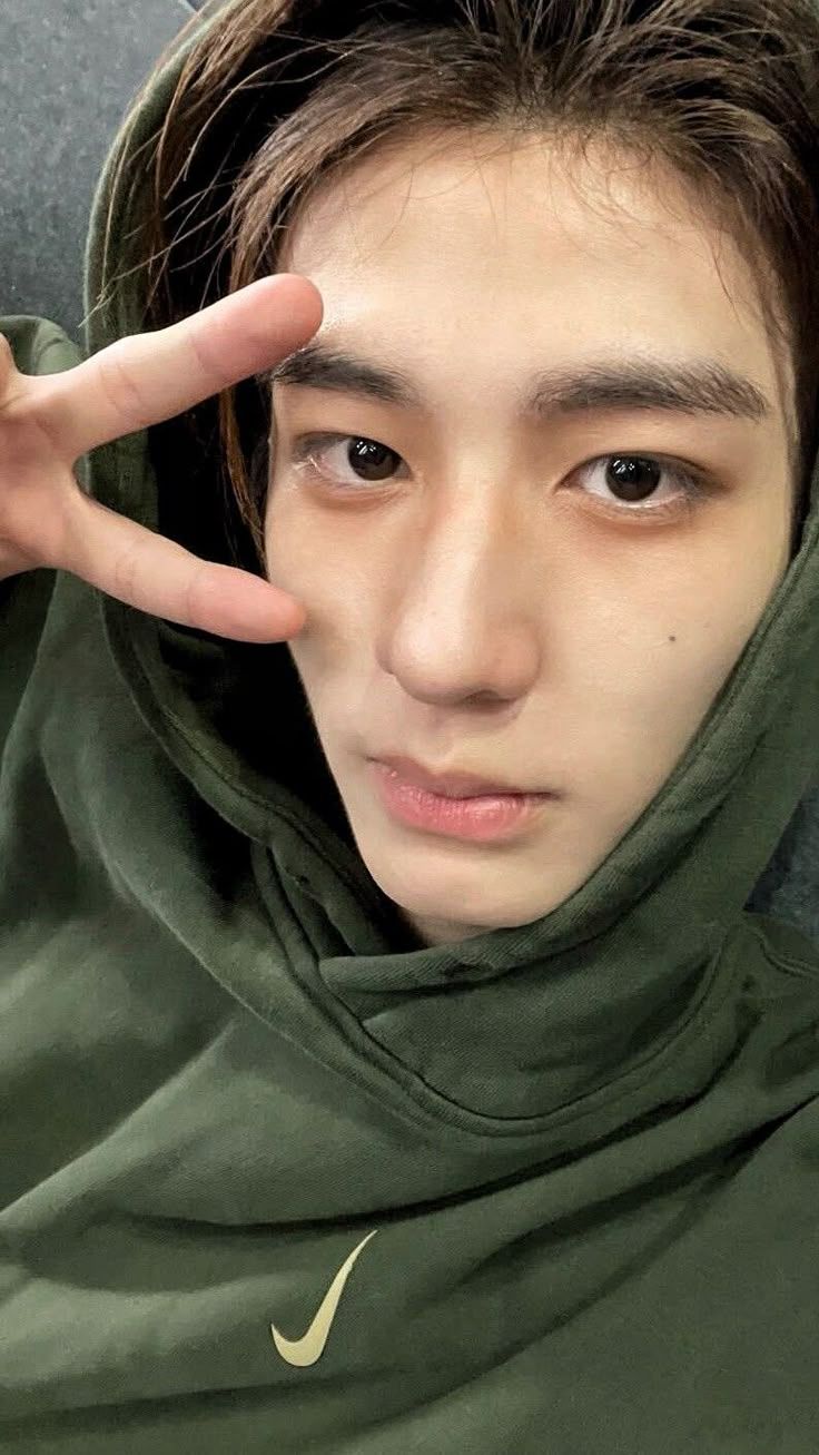 736x1307 leehan wallpaper