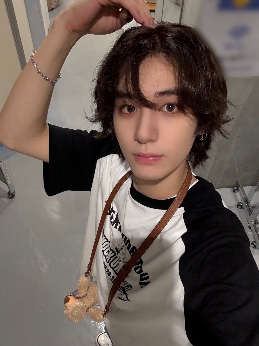 900x1200 leehan pics / Posts / X