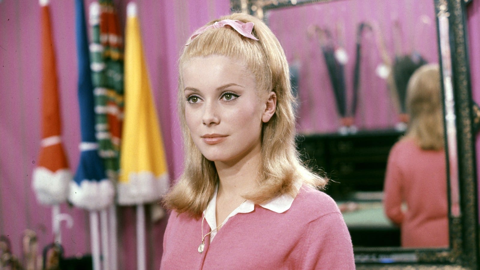 1600x900 Word Review: 'The Umbrellas of Cherbourg' (1964)