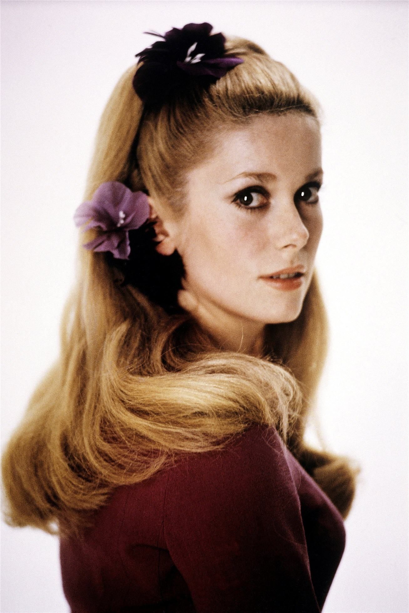 1307x1958 Catherine Deneuve Wallpaper