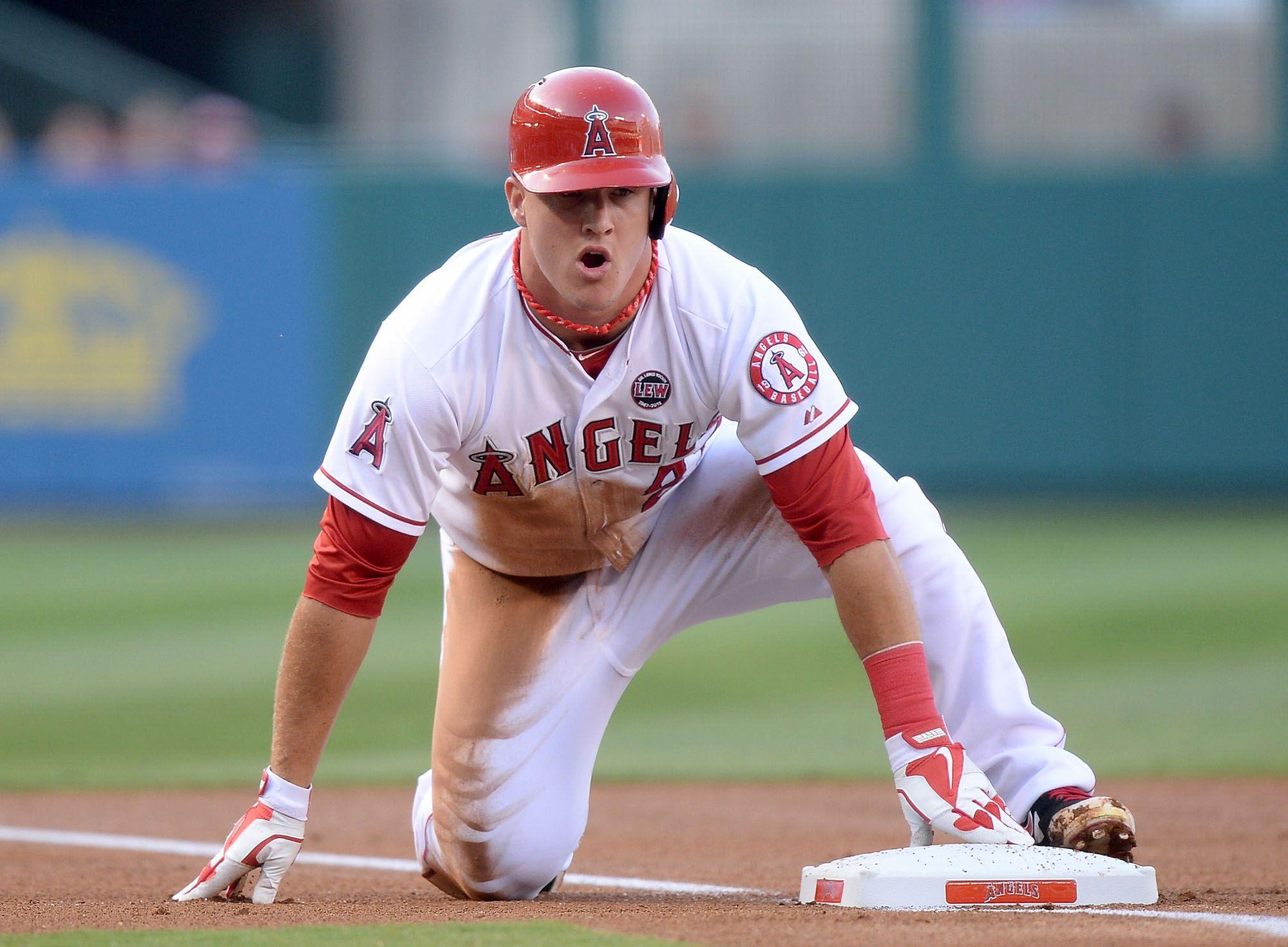 2000x1471 Mike Trout Wallpaper