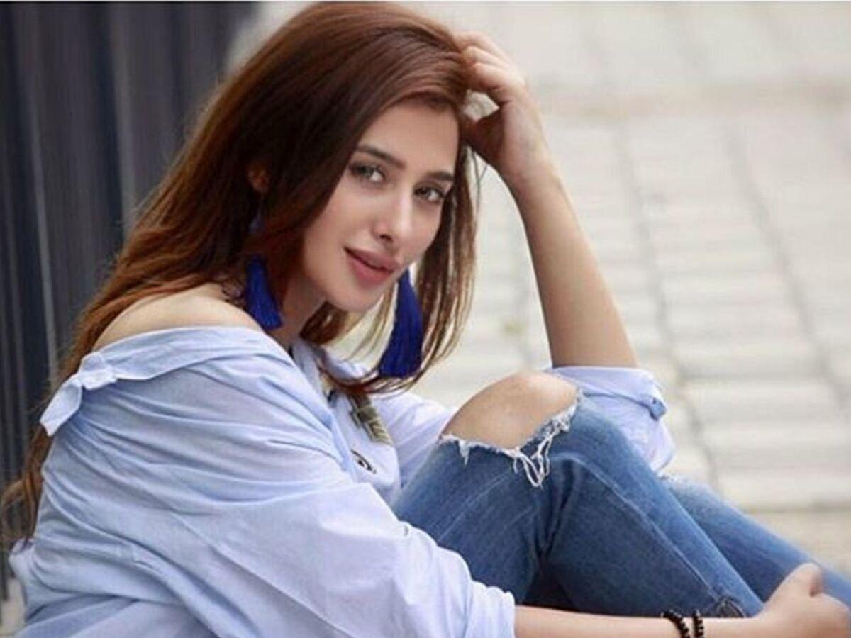 1200x900 Bigg Boss 13 contestant. Who is MahiraSharma Bigg Boss 13