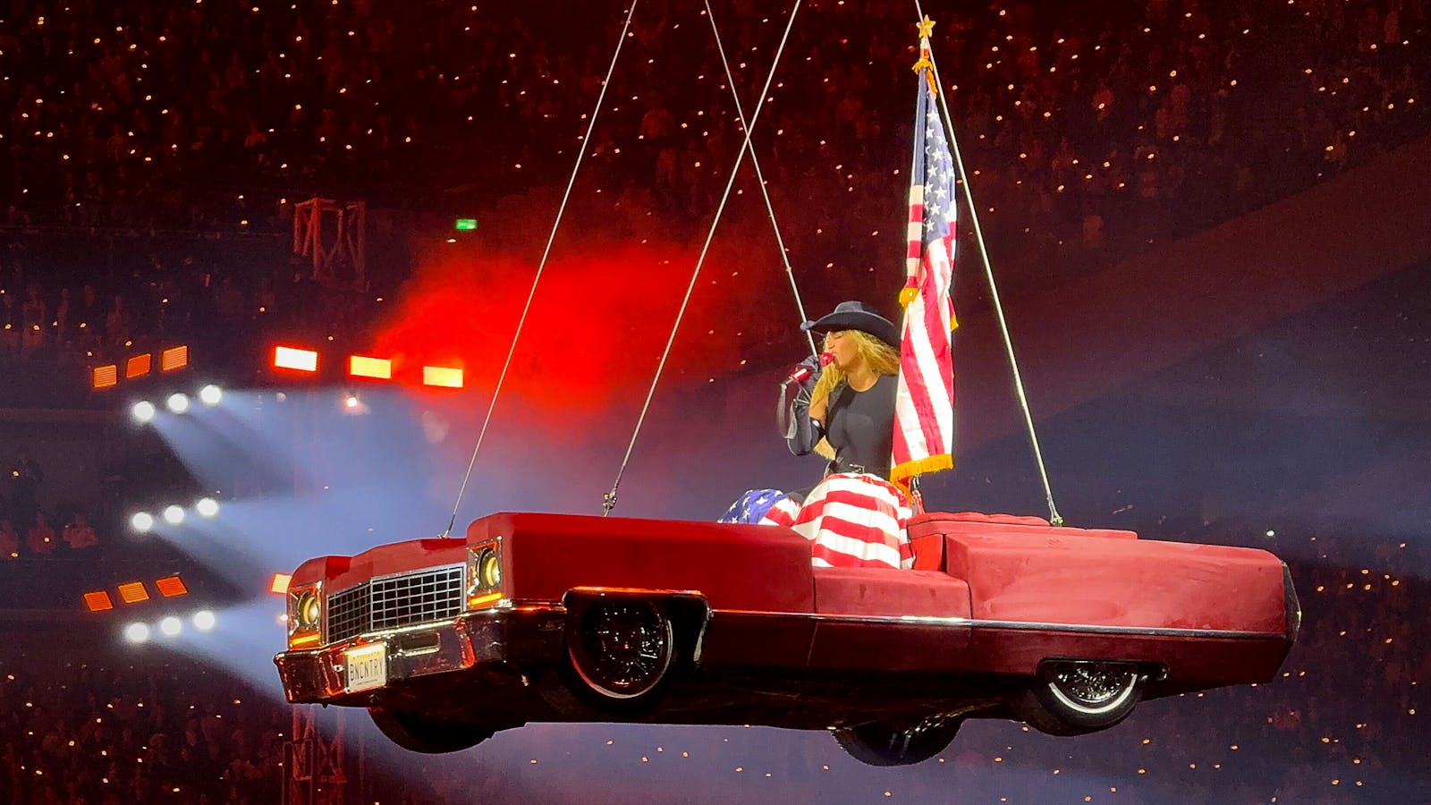 1600x900 At Beyoncé's Show in London, Culture Is More Powerful Than Politics