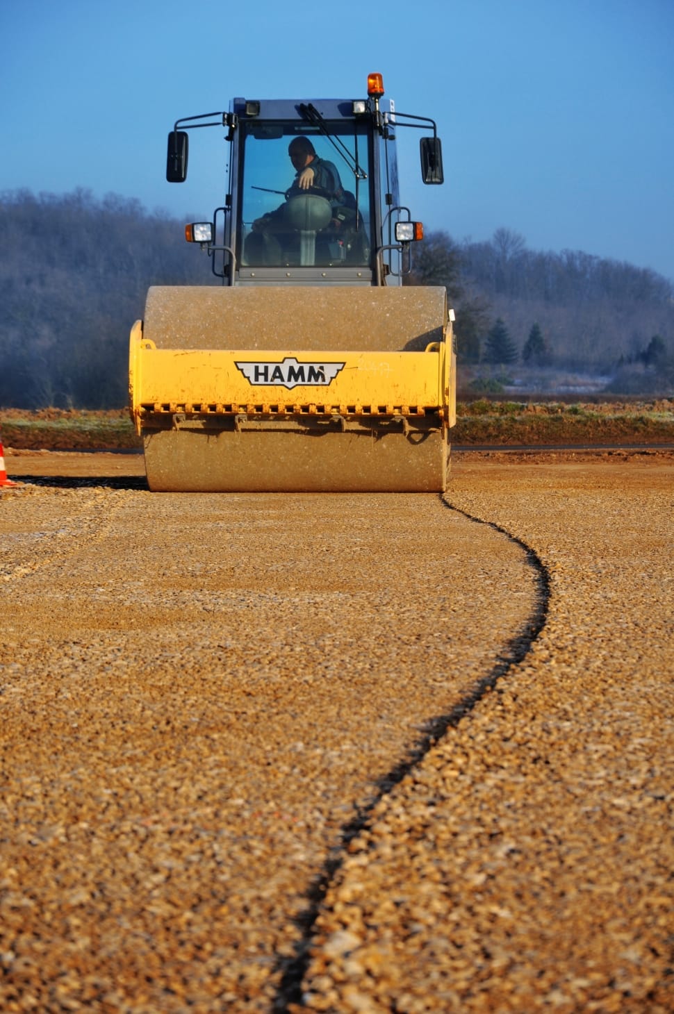 970x1460 yellow hamm road roller free image