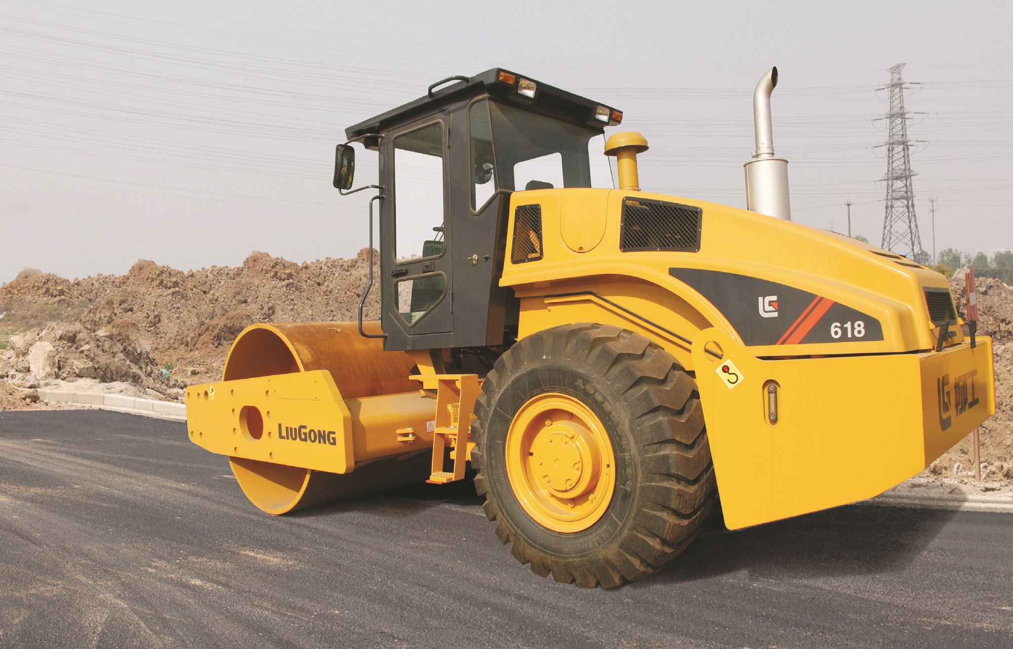 2000x1281 Road Roller Wallpaper
