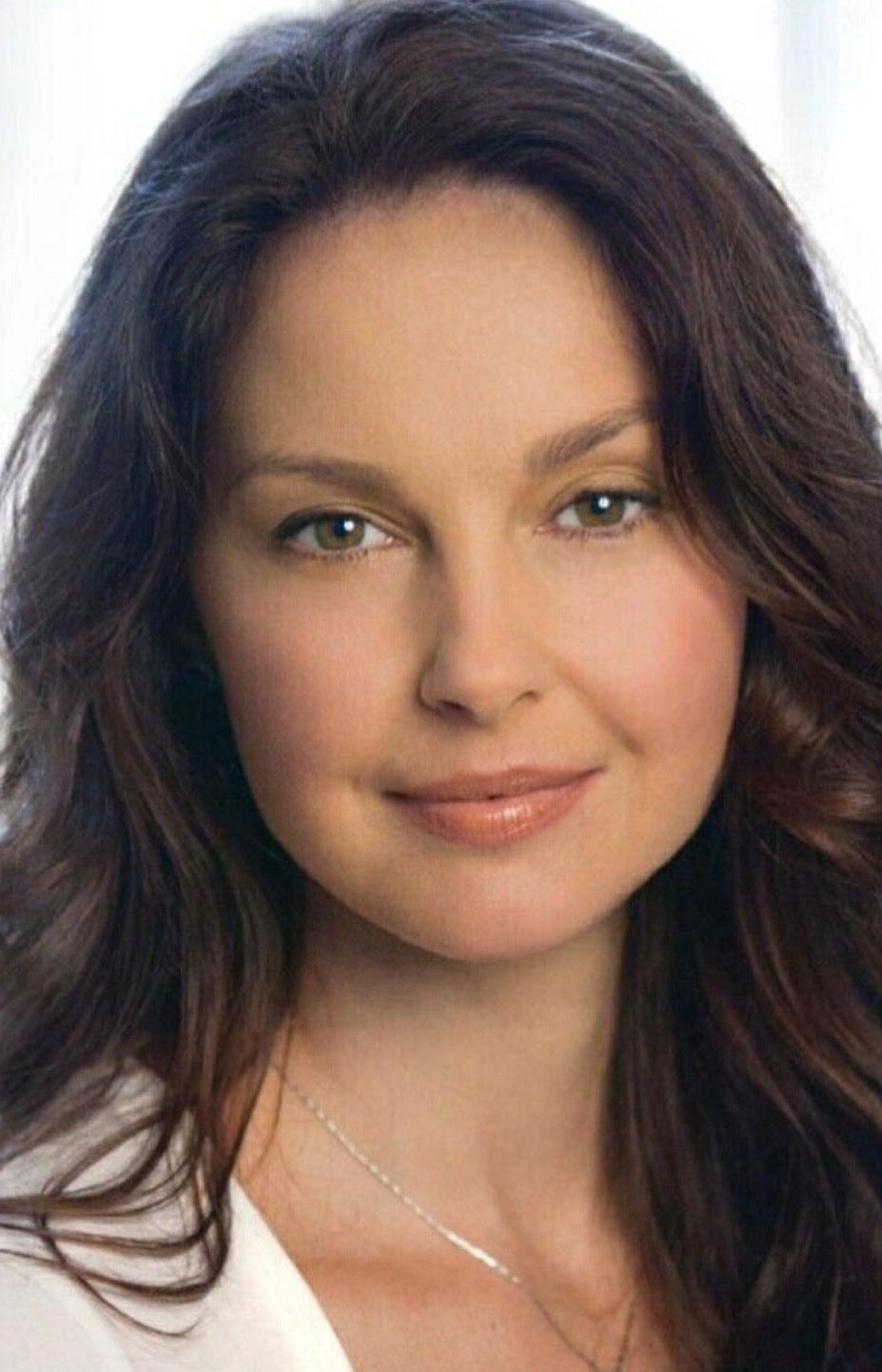 927x1442 Ashley Judd