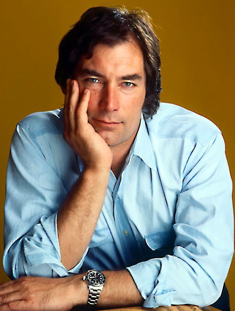 800x1058 Welcome to RolexMagazine.com: Rolex Coolness: Timothy Dalton: The 4Th James Bond Stainless Steel Rolex Submariner
