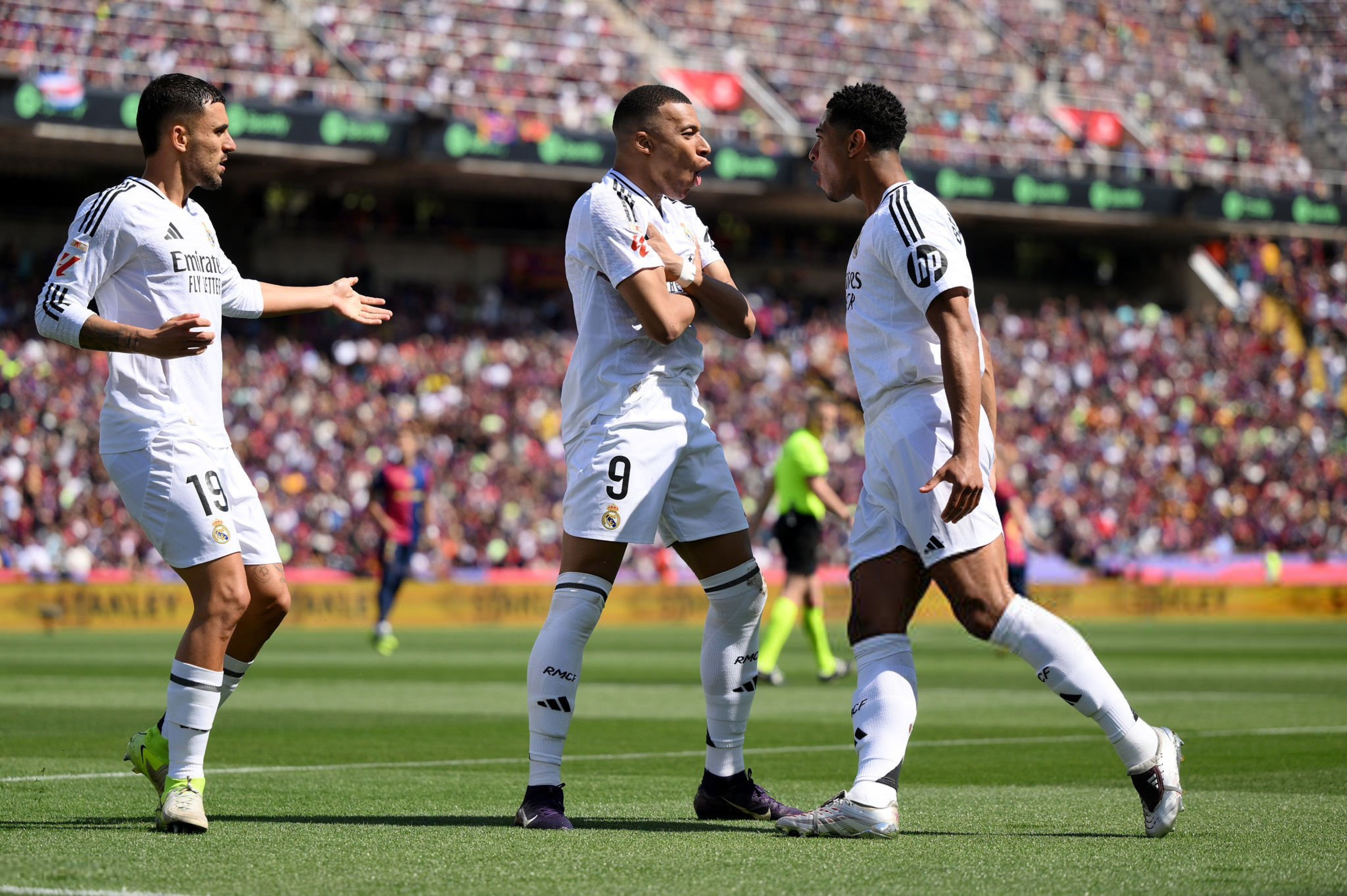 4096x2726 4K Ultra HD Real Madrid Soccer Action Featuring Kylian Mbappé & Jude Bellingham