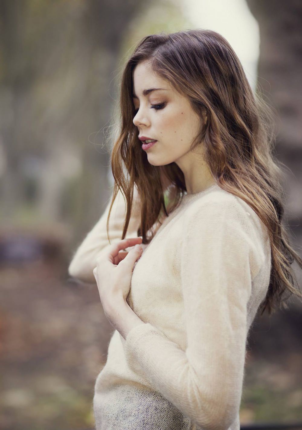 1000x1422 Charlotte Hope Wallpaper
