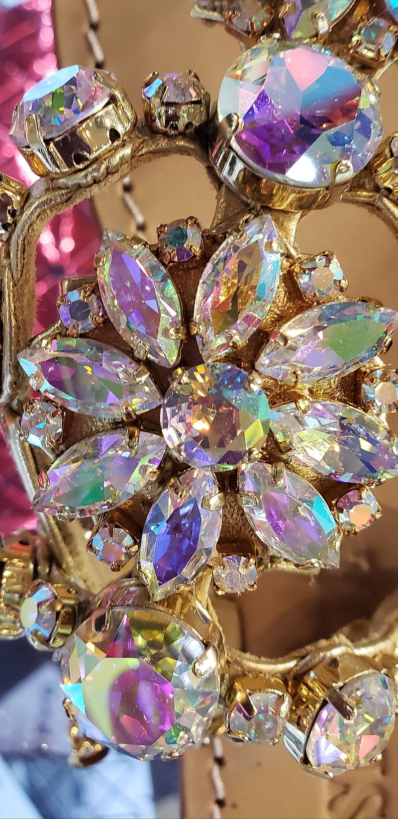 800x1646 HD rainbow crystal wallpaper
