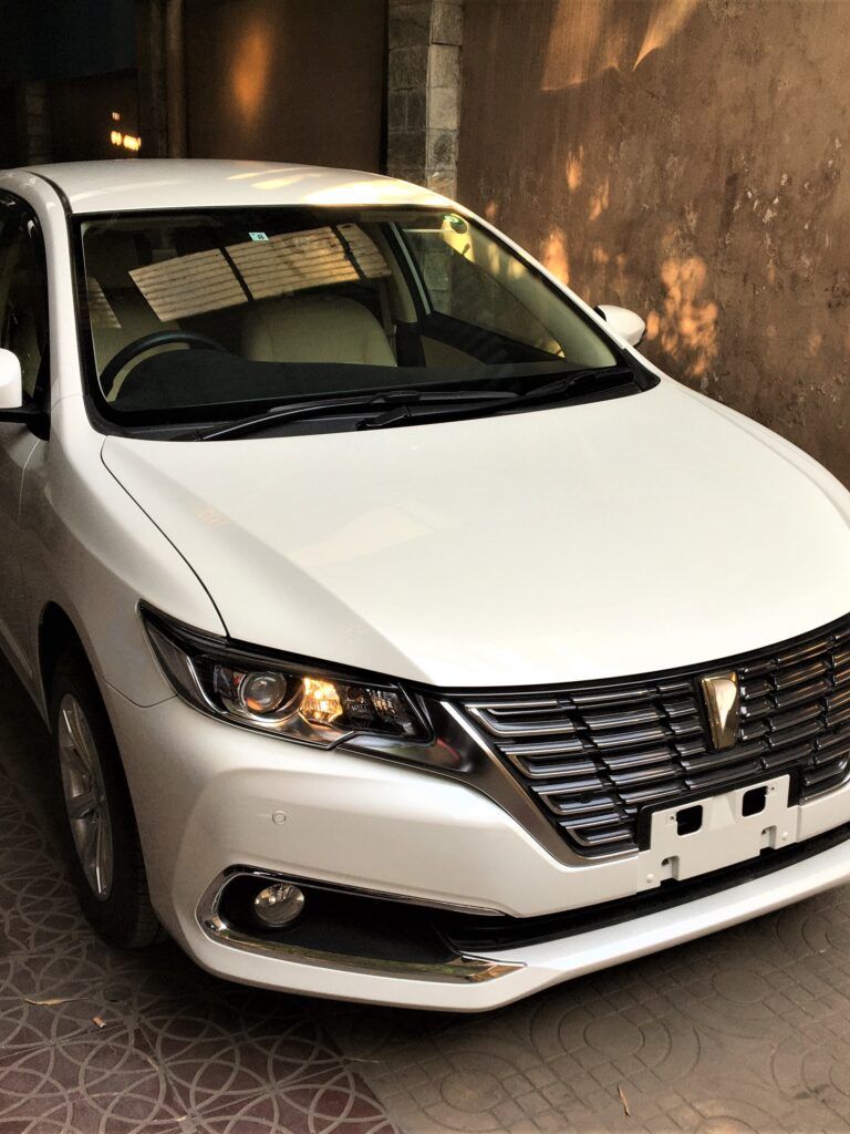 768x1024 Toyota Premio Wallpaper