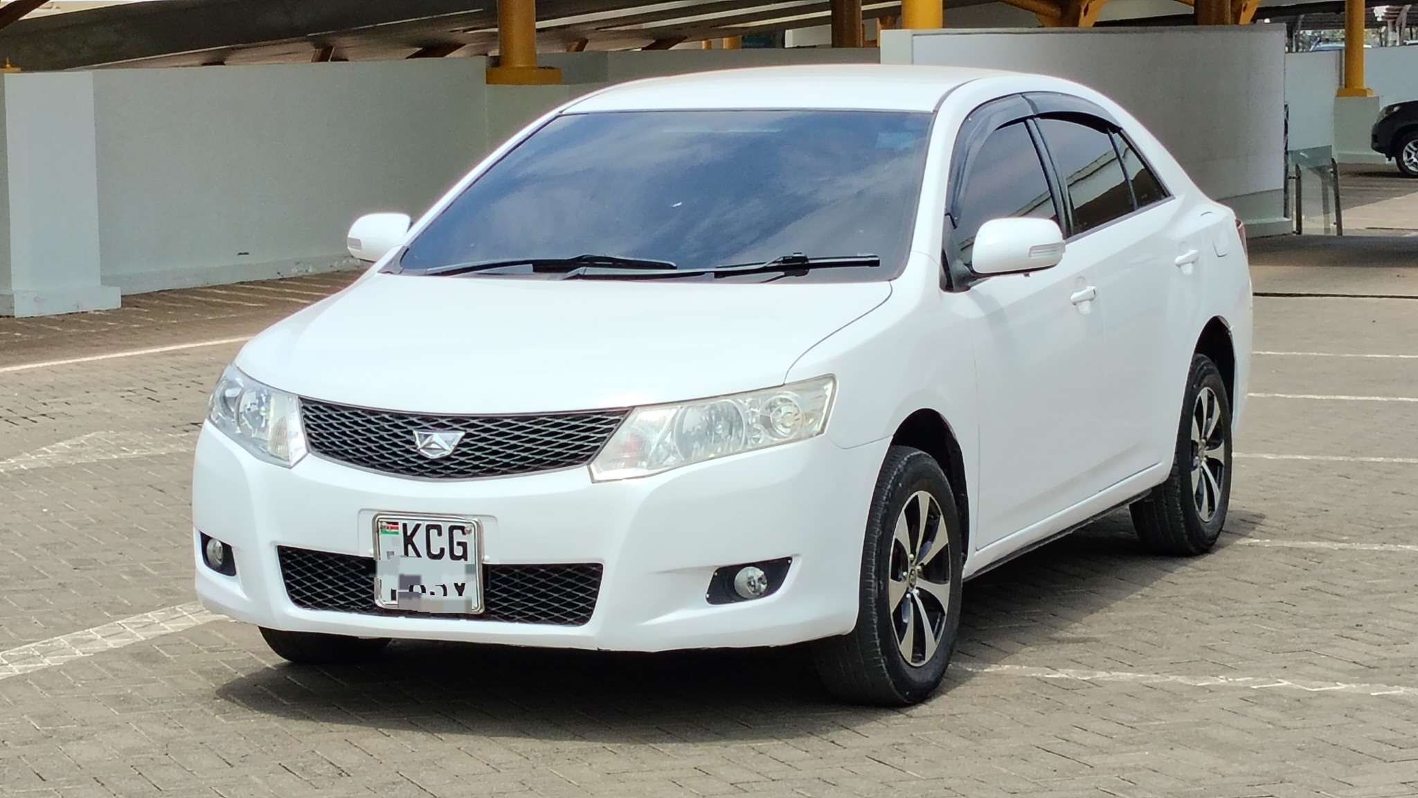 2048x1152 Toyota Allion Sedan