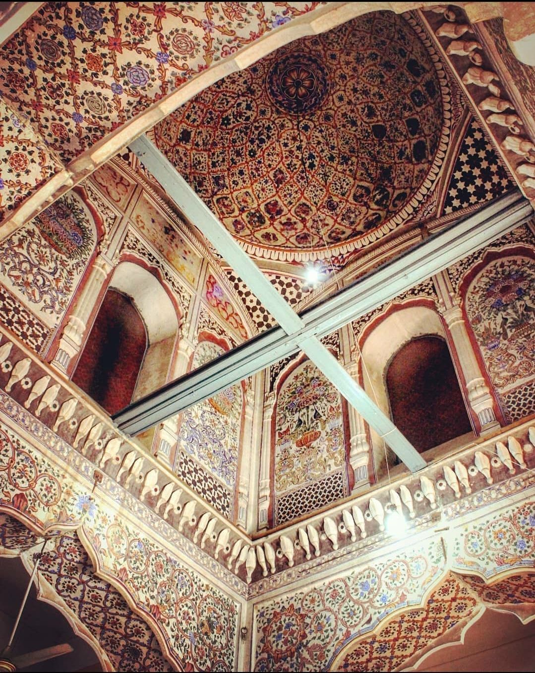 1079x1356 The fresco artwork in Gurdwara Malji Sahib, Nankana Sahib Pakistan. Unfortunately in 2019 some Kar Seva was done covering some frescoes behind a new ceiling