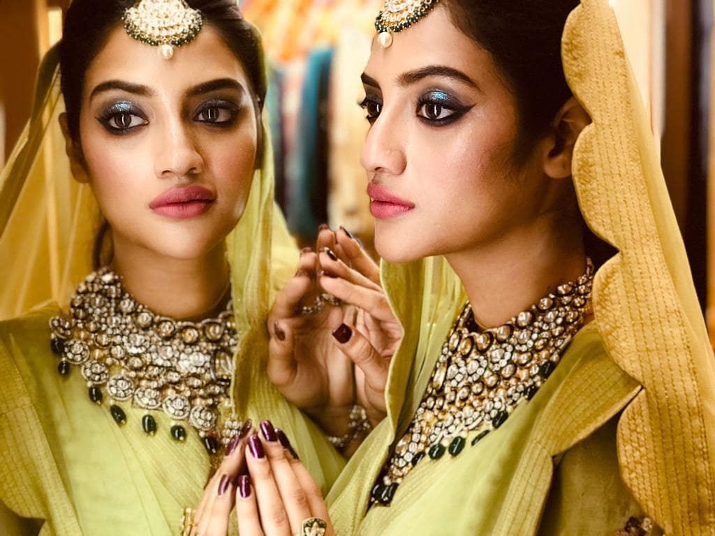 1024x768 Nusrat Jahan Looks Mesmerising In A White Gown As She Walks