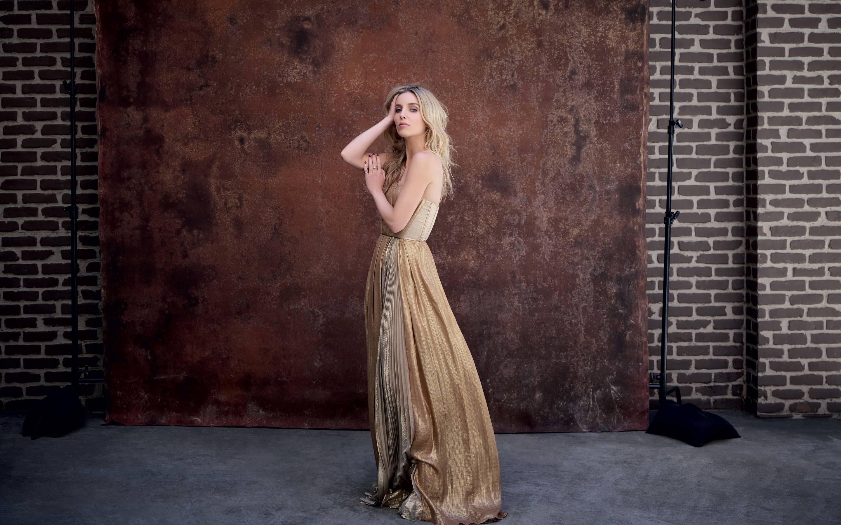 2880x1800 Annabelle Wallis Macbook Pro Retina HD 4k Wallpaper