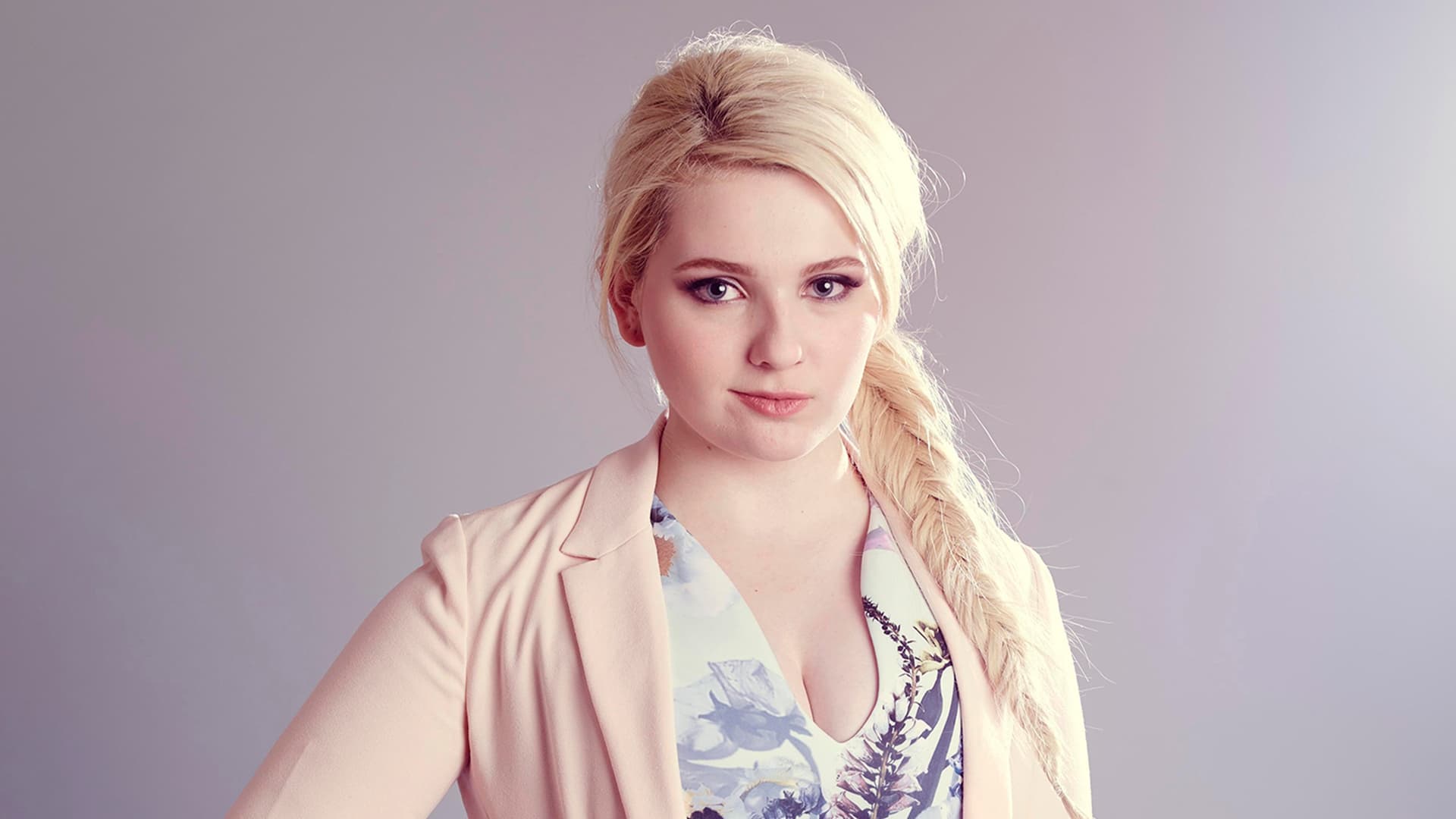 1920x1080 Abigail Breslin Movies, Age, Weight, Net Worth, Family