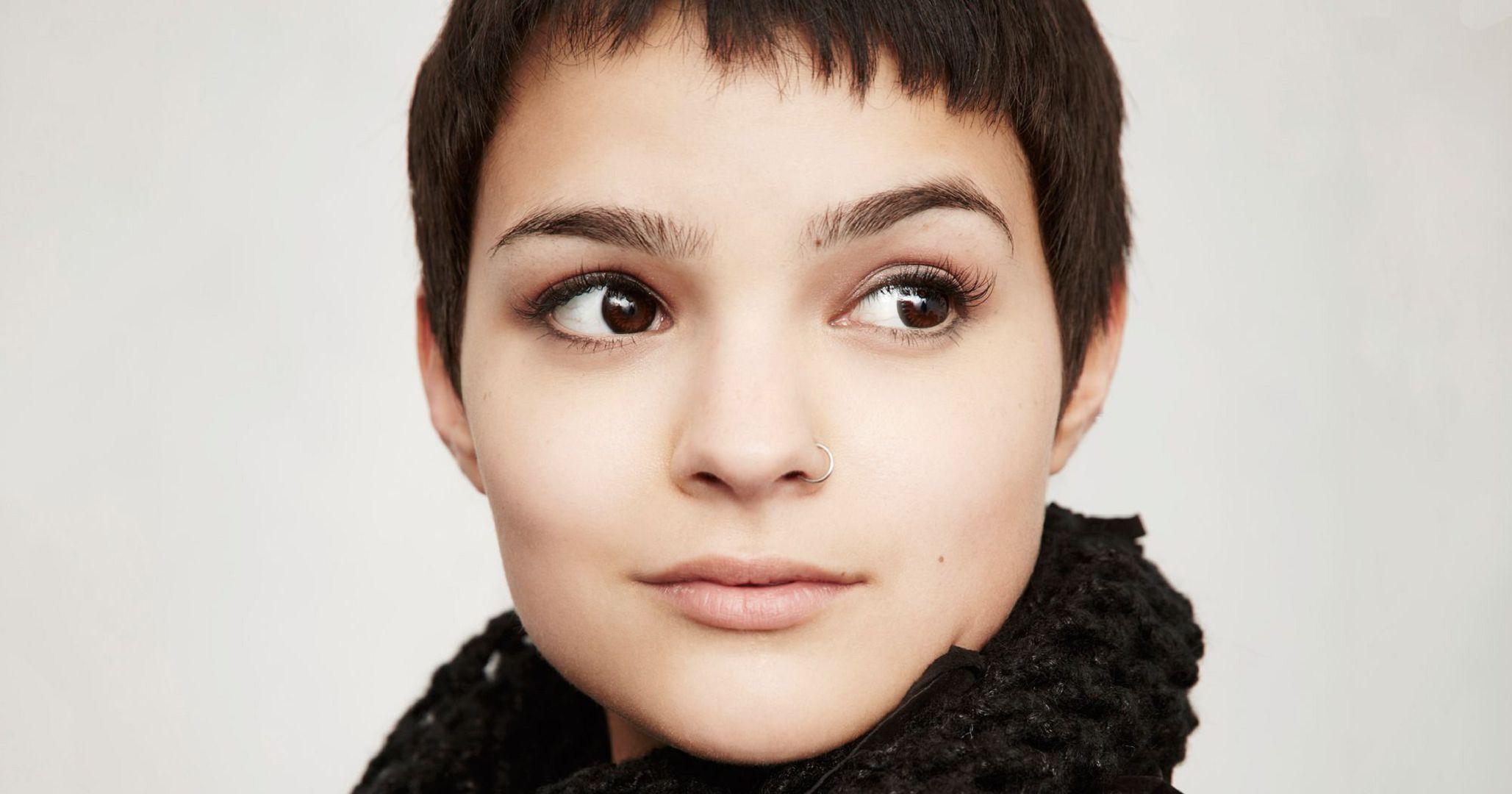 2057x1080 Brianna Hildebrand Wallpaper