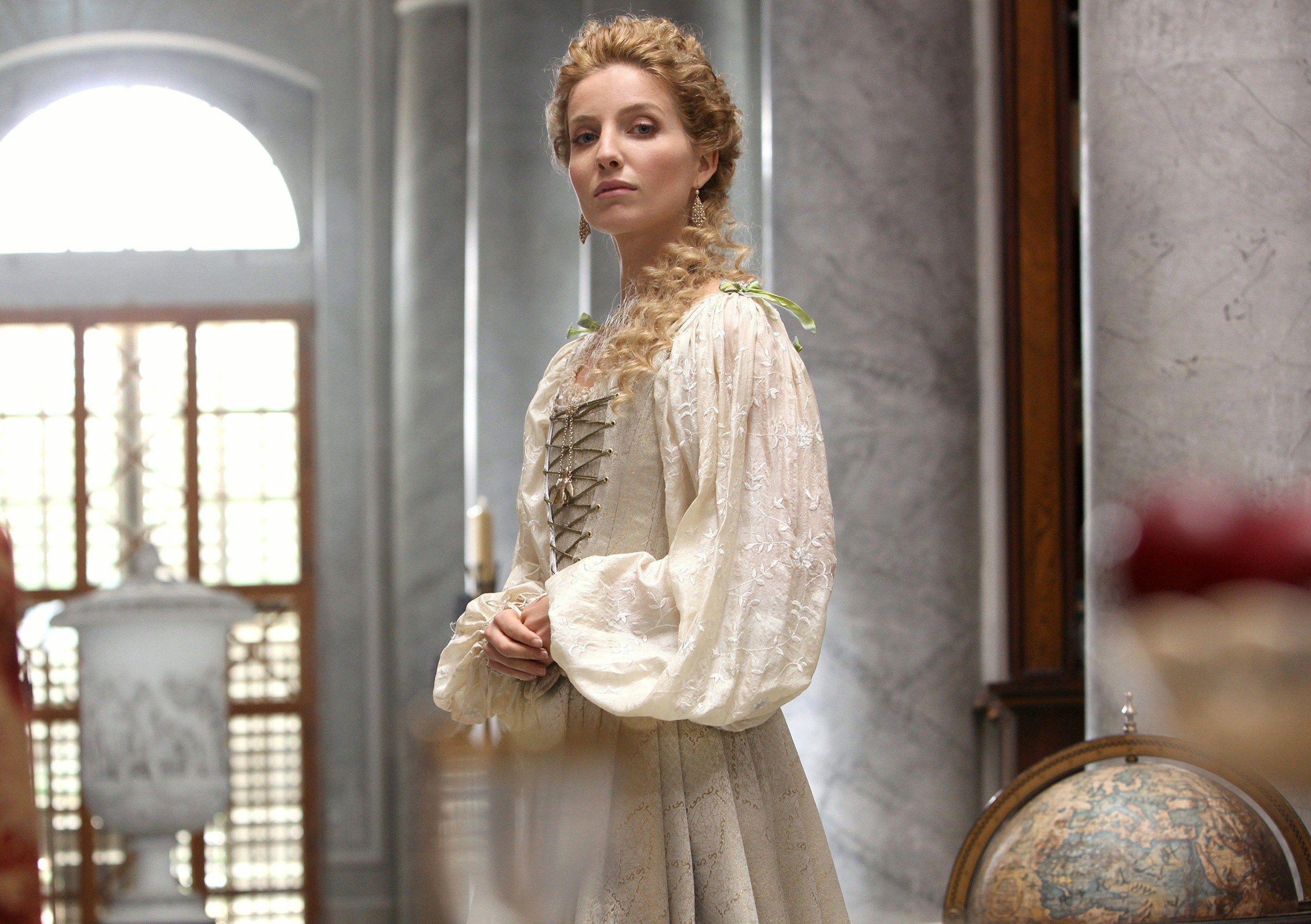 2724x1920 Annabelle Wallis Wallpaper Background 56510 2724x1920px