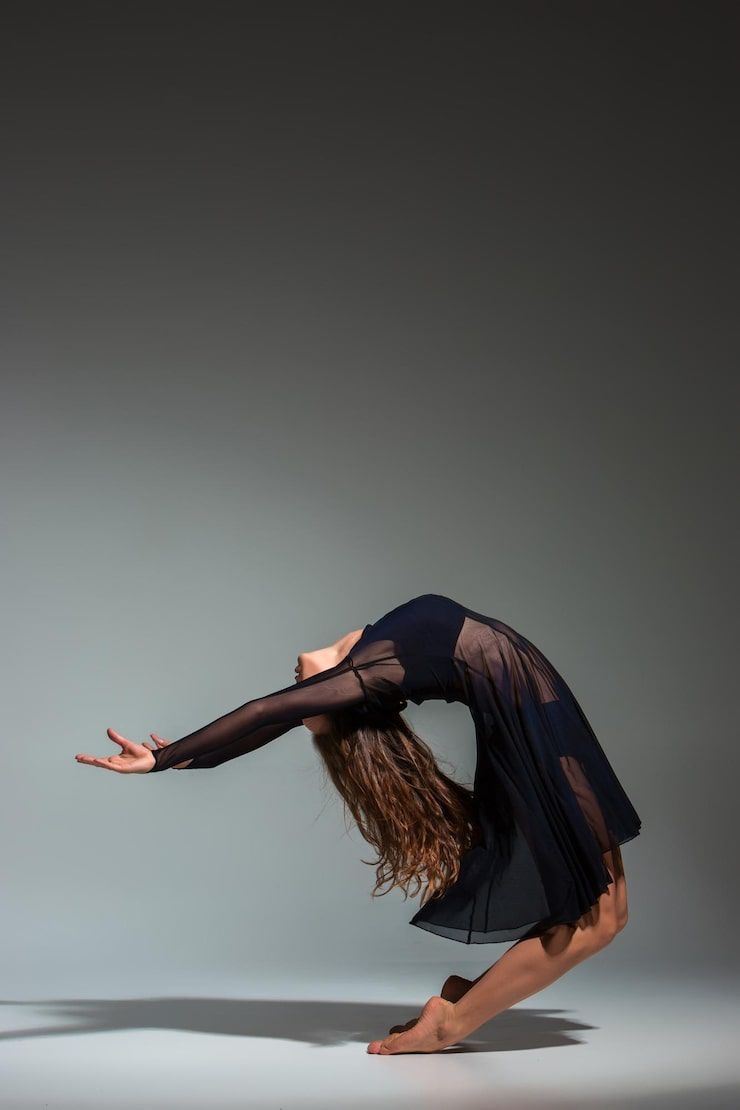 740x1110 Contemporary dance Image
