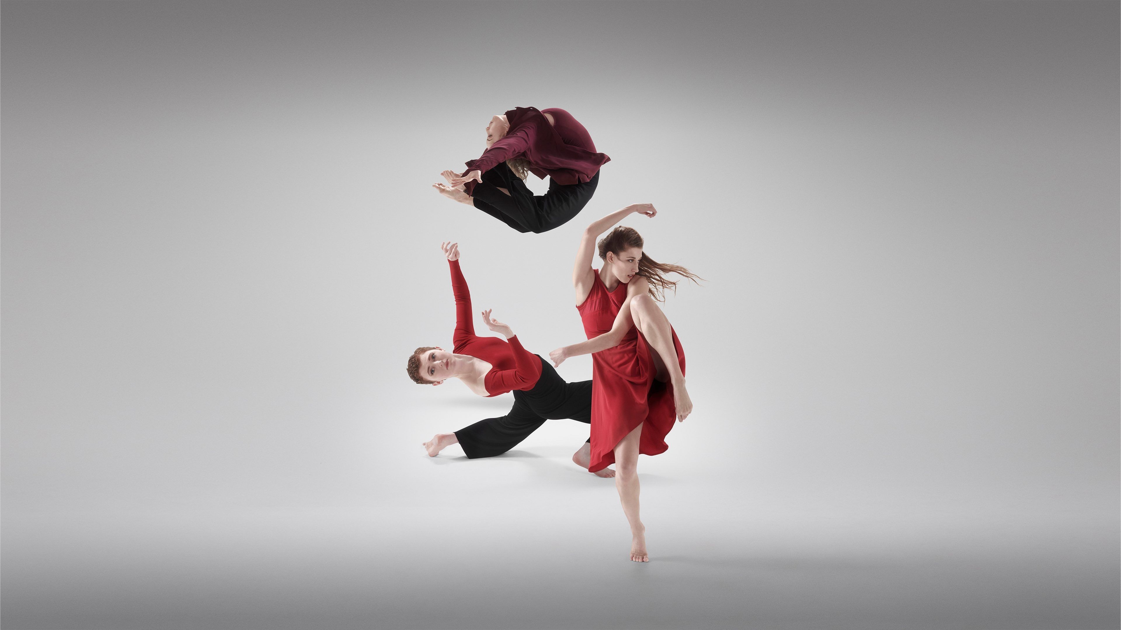 3840x2160 Contemporary Dance Wallpaper