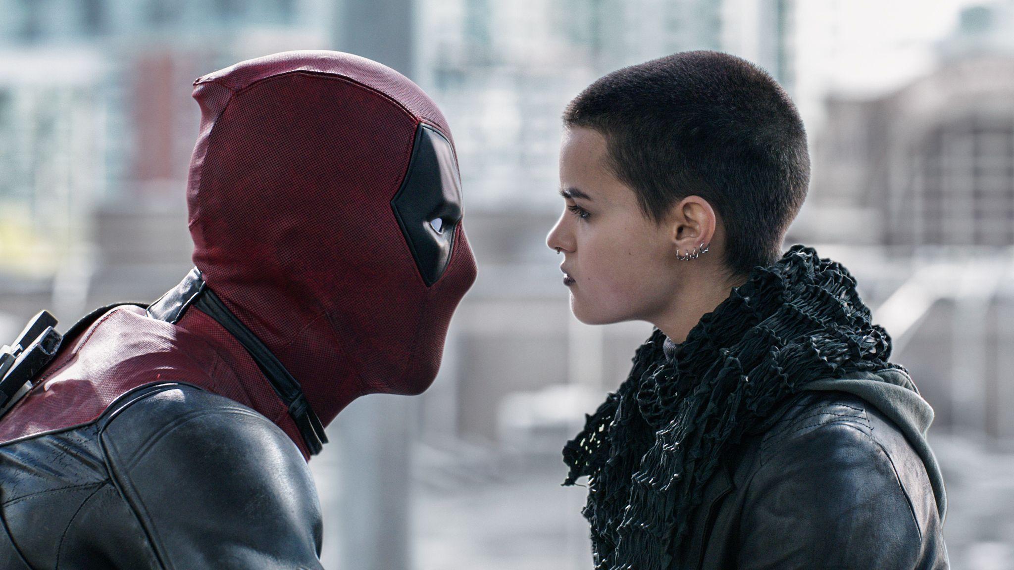 2048x1152 Deadpool (2016)